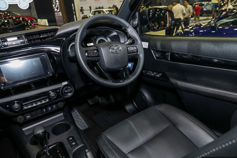 Ghế ngồi bọc da