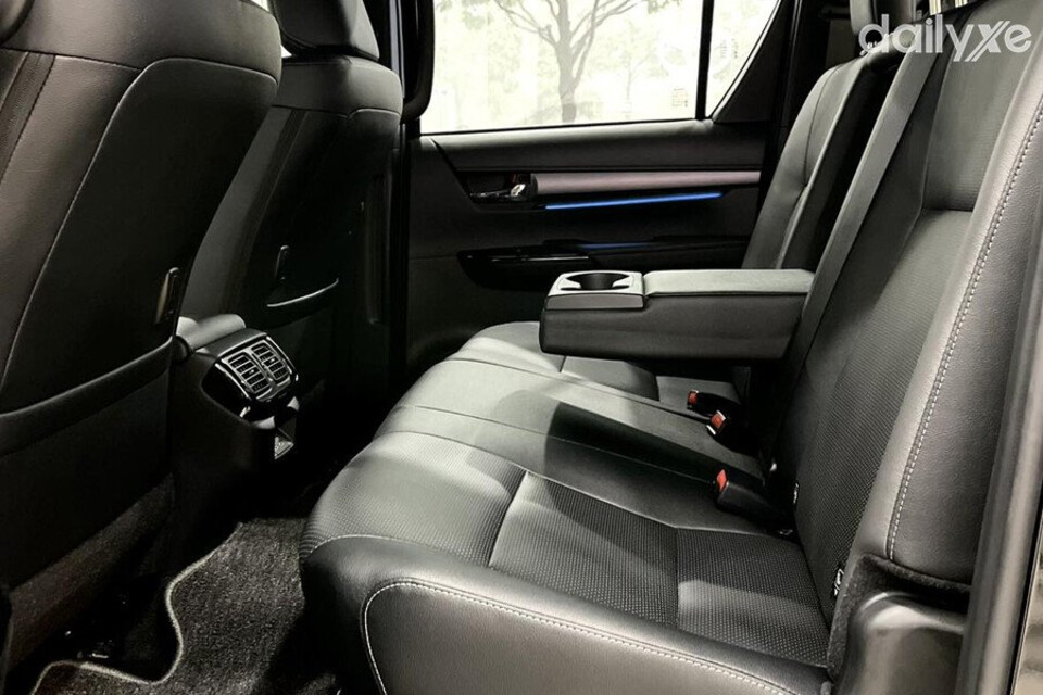 Hàng ghế sau rộng rãi