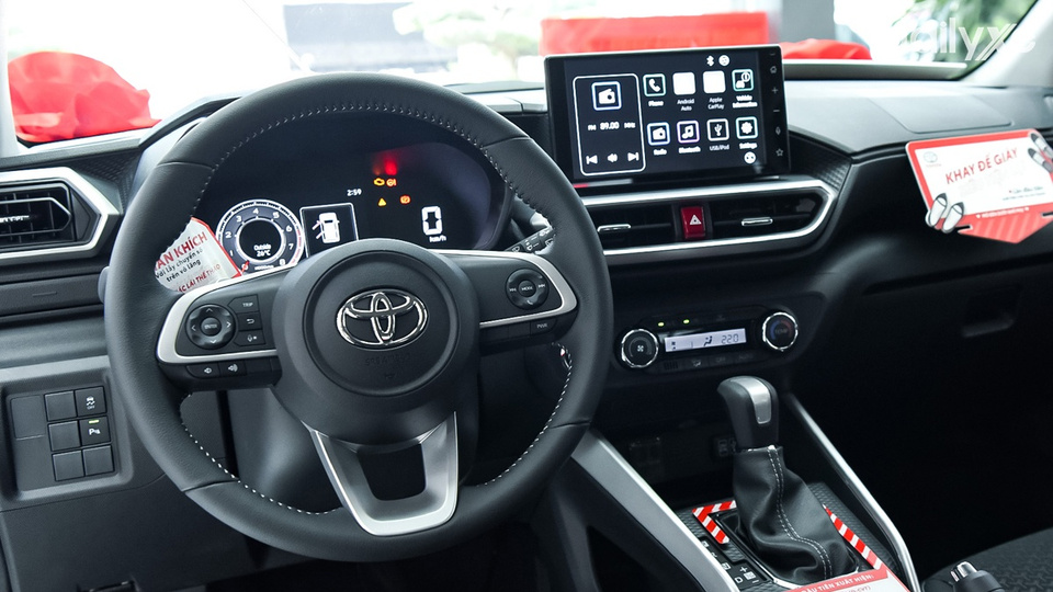 Khoang lái xe tạo cảm giác thoáng đãng