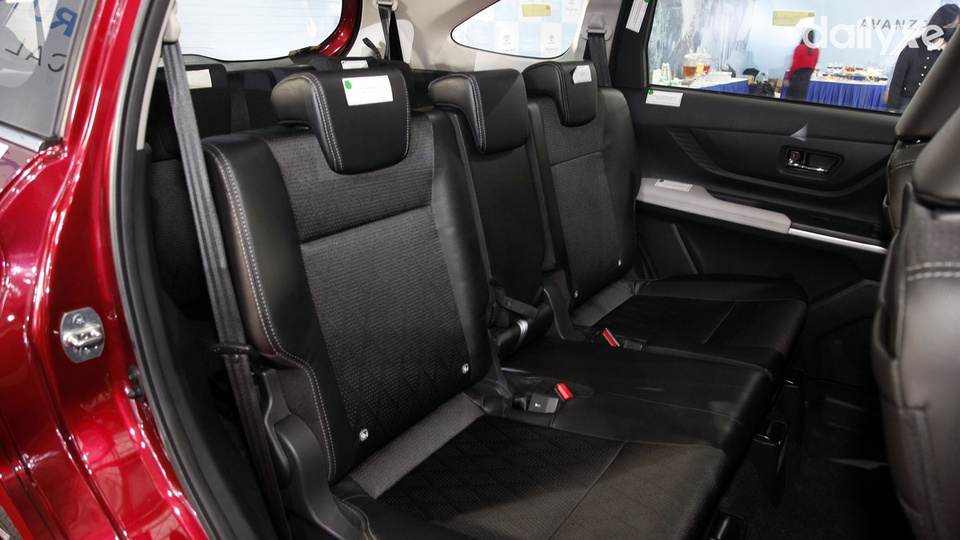 Hàng ghế thứ hai rộng rãi