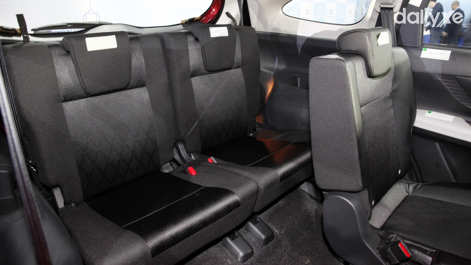 Trang bị hàng ghế thứ ba tiện ích