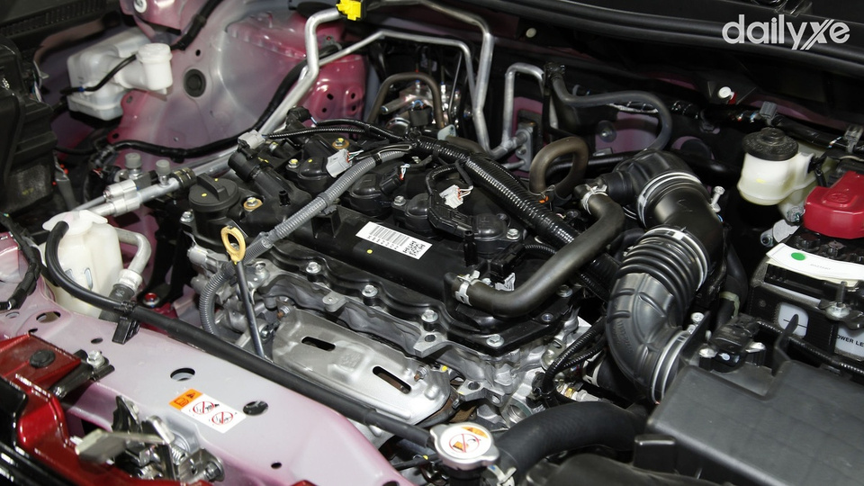 Trang bị động cơ xăng 1.5L vận hành êm ái