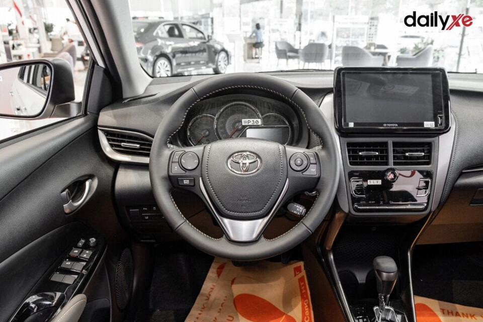 Tay lái bọc da cao cấp