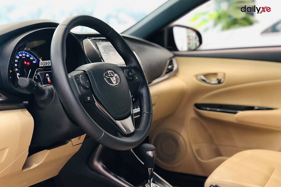 Tay lái của xe Yaris mới được thiết kế sang trọng