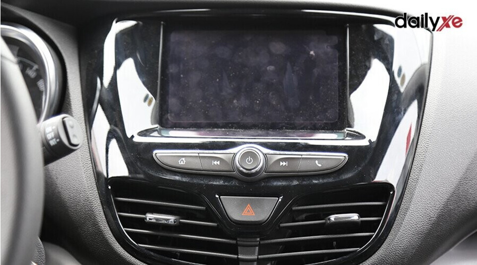 Trang bị màn hình cảm ứng 7 inch