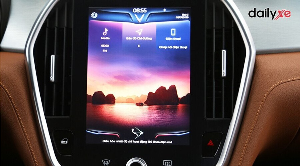 Màn hình giải trí trung tâm cảm ứng siêu nhạy với kích thước 10,5 inch. Màn hình giải trí trung tâm cảm ứng siêu nhạy với kích thước 10,5 inch.