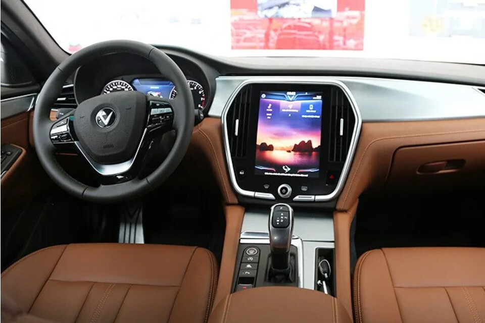 Khoang lái của chiếc sedan này cực kỳ nhẹ nhàng, tinh tế Khoang lái của chiếc sedan này cực kỳ nhẹ nhàng, tinh tế