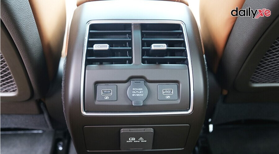 Cửa gió điều hòa hàng ghế sau Cửa gió điều hòa hàng ghế sau