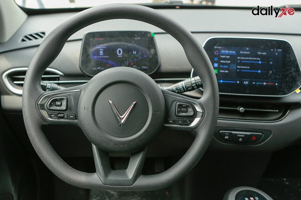 Tay lái tích hợp phím điều khiển