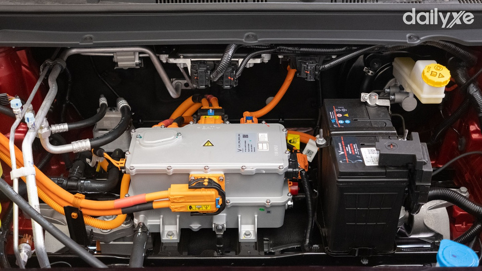 Trang bị khối động cơ điện công suất tối đa 100kW