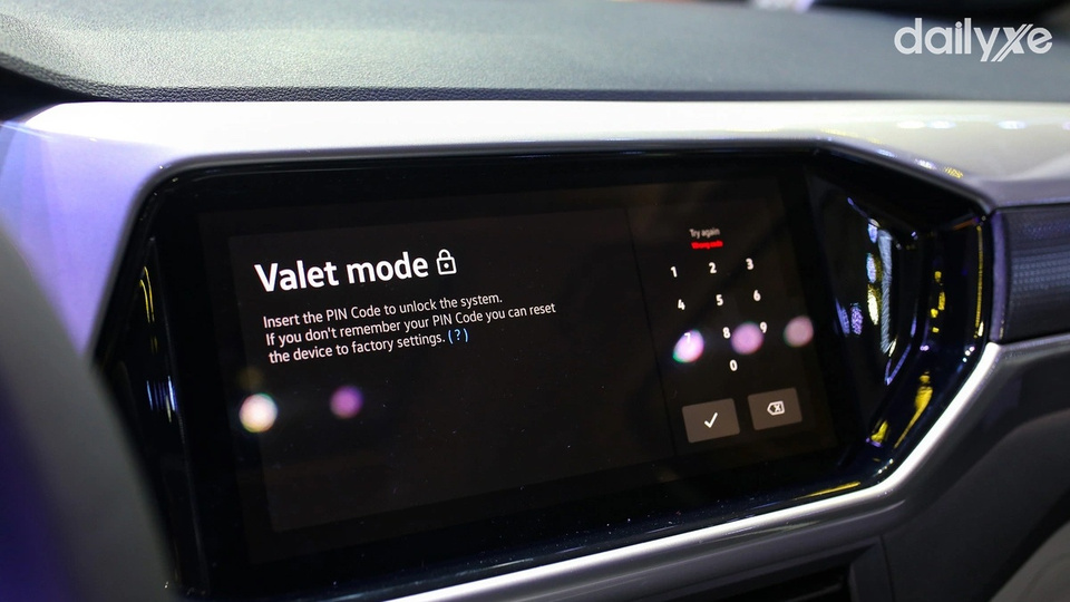 Màn hình giải trí cảm ứng hiện đại