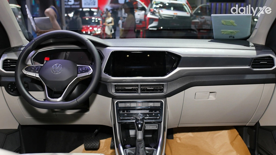 Nội thất không gian rộng rãi, thoáng đãng