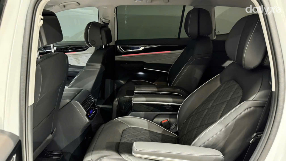 Hàng ghế thứ hai rộng rãi