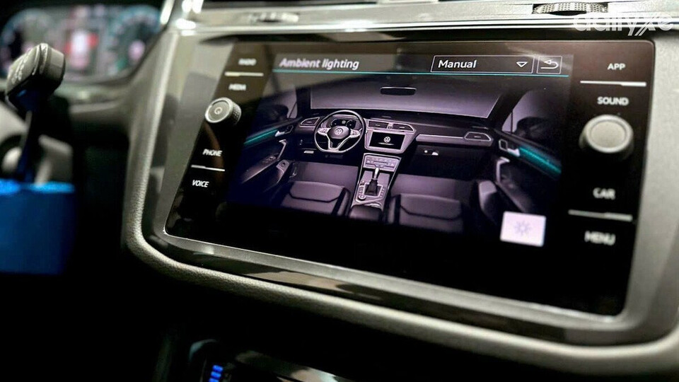 Hệ thống giải trí màn hình cảm ứng đa chức năng Composition Media, Bluetooth, USB Hệ thống giải trí màn hình cảm ứng đa chức năng Composition Media, Bluetooth, USB