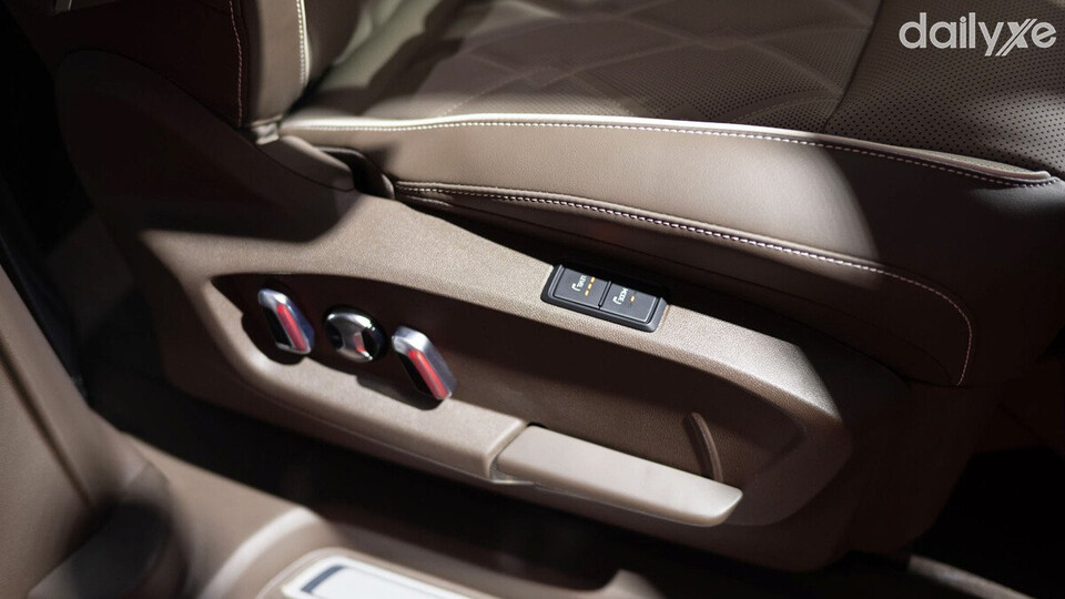 Hàng ghế trước trang bị hệ thống sưởi