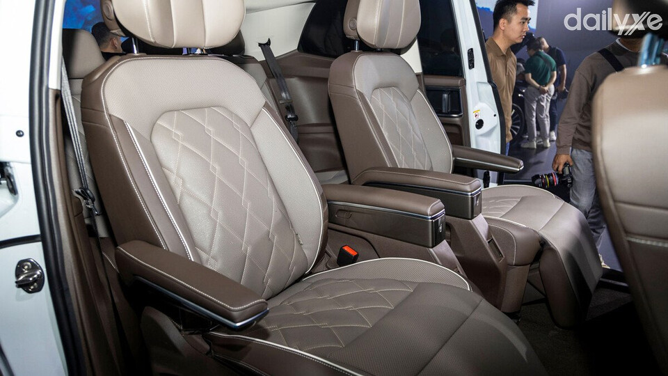 Volkswagen Viloran sở hữu hàng ghế thương gia với nhiều tính năng hiện đại
