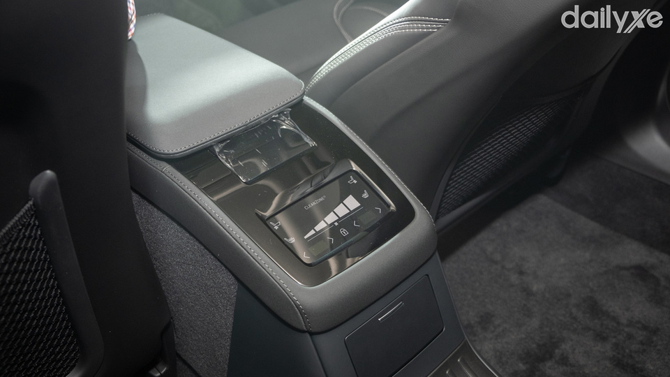 Hệ thống điều hòa tự động 4 vùng