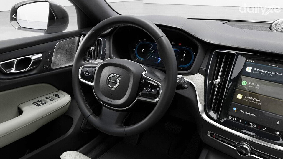Vô lăng Volvo V60 được bọc da cao cấp mang đến cảm giác êm ái khi cầm lái