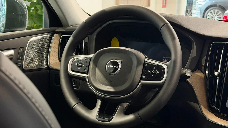 Tay lái bọc da cao cấp