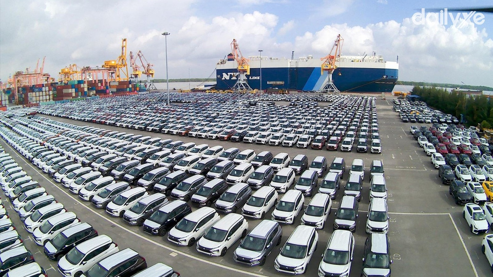 Ảnh hưởng của tình trạng ô tô nhập khẩu tăng mạnh đến thị trường nước ta