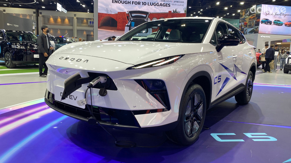 Xe hỗ trợ cả sạc AC và sạc nhanh DC