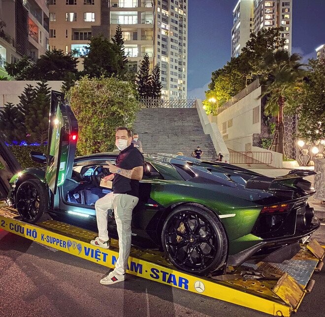 Ông trùm chuỗi nhà thuốc lớn nhất Việt Nam sắm Lamborghini Aventador SVJ,  đặc biệt có sở thích đua xe