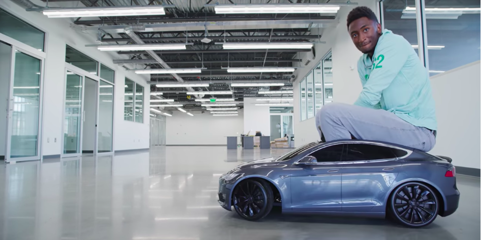 Xe điện Tesla: Khám phá tương lai với xe điện Tesla - một chiếc xe đẳng cấp với khả năng tiết kiệm năng lượng và khả năng vận hành ấn tượng. Sản phẩm mới nhất của Tesla cũng có các tính năng tiên tiến như khả năng tự hành và cập nhật trực tuyến về các tính năng mới.