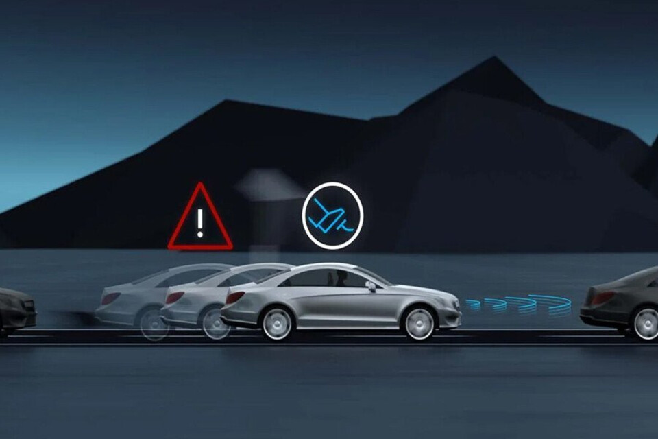 Hệ thống trợ phanh chủ động giúp giữ khoảng cách an toàn với các phương tiện xung quanh và giảm thiểu tai nạn