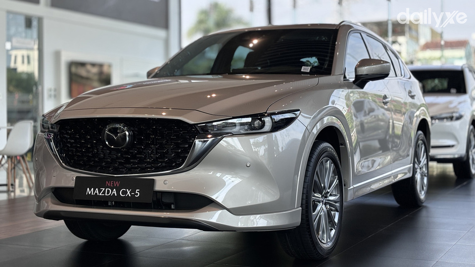Không gian trưng bày tại showroom Mazda Liên Chiểu