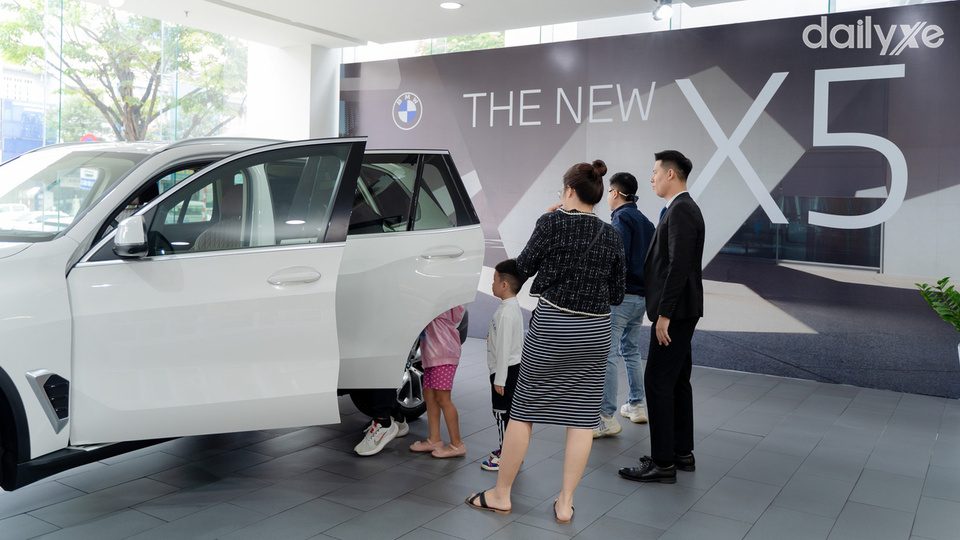 Phòng trưng bày xe của đại lý BMW Đà Nẵng