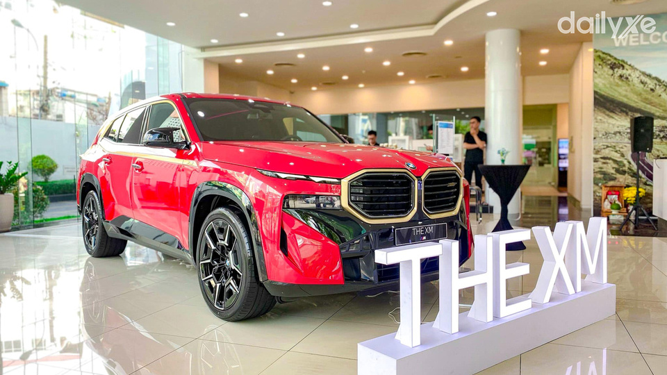 Phòng trưng bày xe của đại lý BMW Nguyễn Văn Trỗi