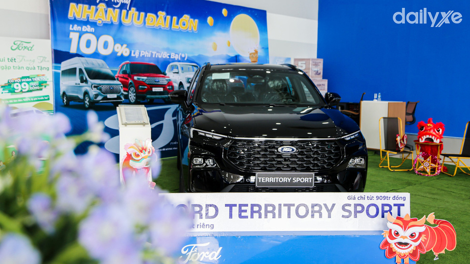 Phòng trưng bày xe của showroom Ford Đồng Nai