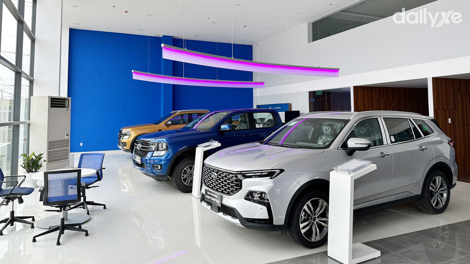 Phòng trưng bày của showroom Ford Long Khánh