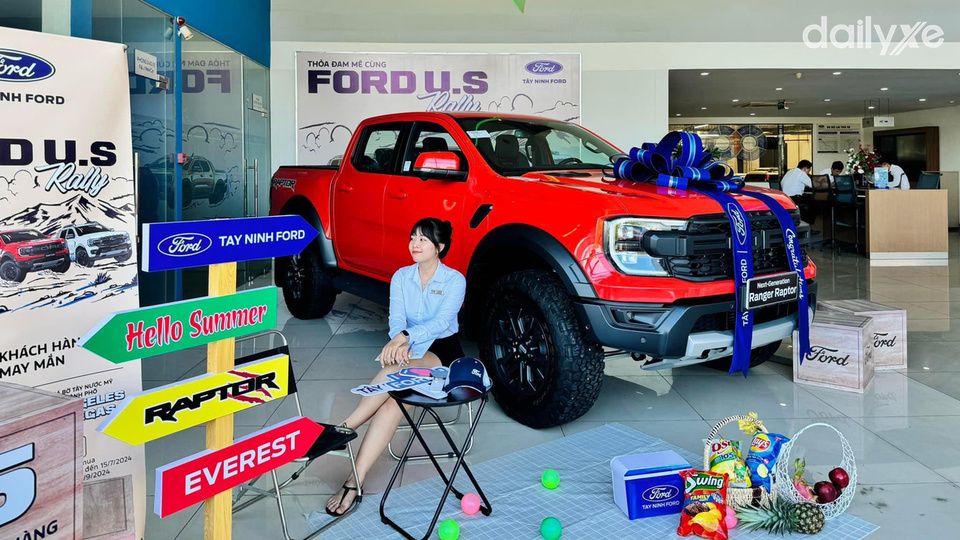 Phòng trưng bày xe của showroom Ford Tây Ninh