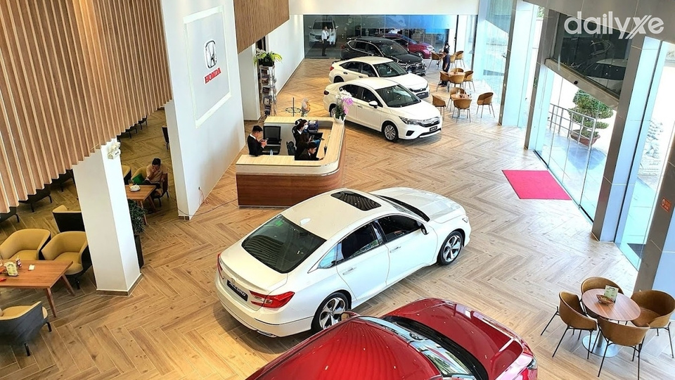 Phòng trưng bày xe tại showroom Honda Ôtô Bình Dương