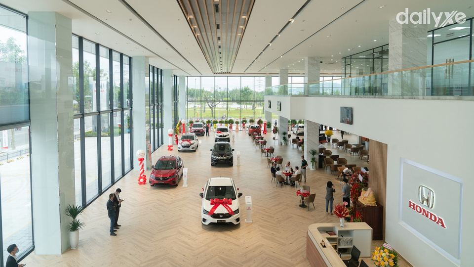 Showroom Honda Ôtô Cẩm Lệ