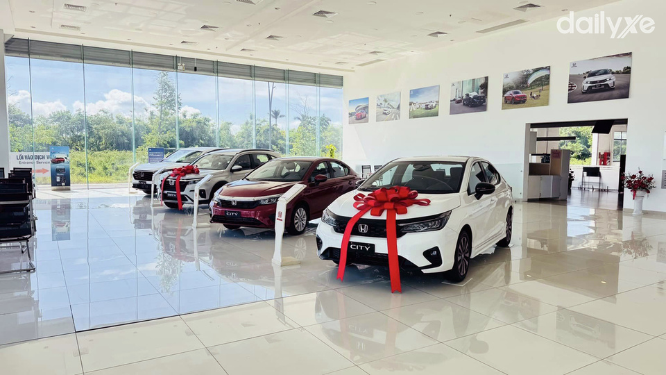 Phòng trưng bày xe của đại lý Honda Ôtô Thừa Thiên Huế