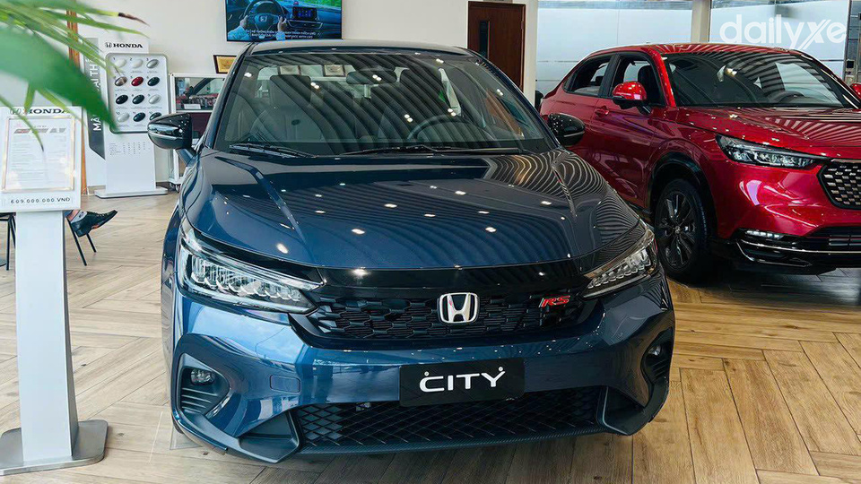 Phòng trưng bày xe tại showroom Honda Ôtô Vĩnh Long