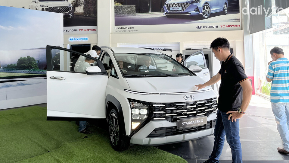 Phòng trưng bày xe của showroom Hyundai An Giang