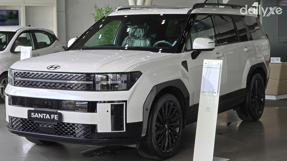 Phòng trưng bày xe của showroom Hyundai Giải Phóng