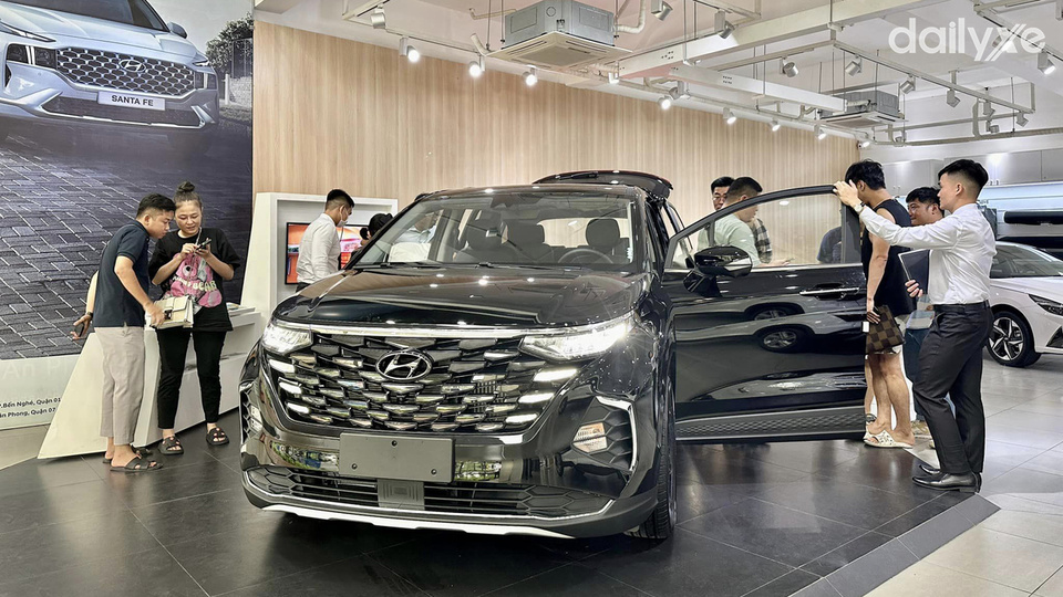 Phòng trưng bày xe của đại lý Hyundai Phú Mỹ Hưng