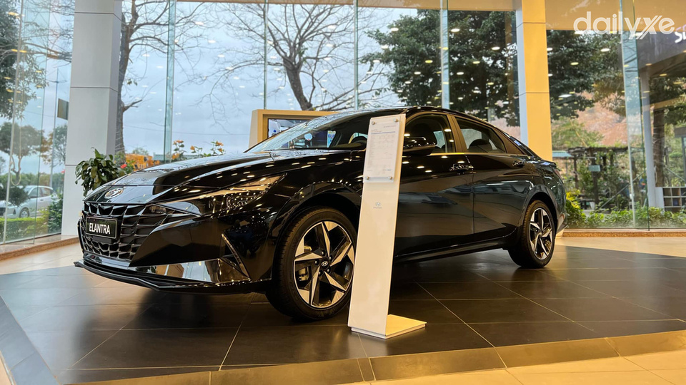 Phòng trưng bày xe của showroom Hyundai Quảng Ninh