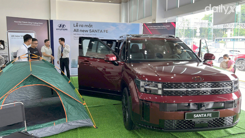 Phòng trưng bày xe của showroom Hyundai Trường Chinh