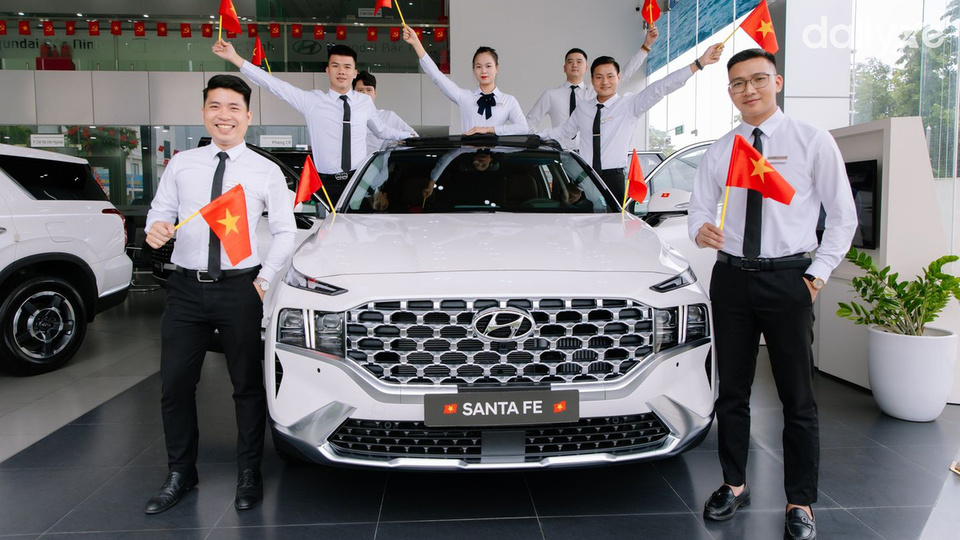 Khu vực  trưng bày sang trọng với đa dạng các dòng xe