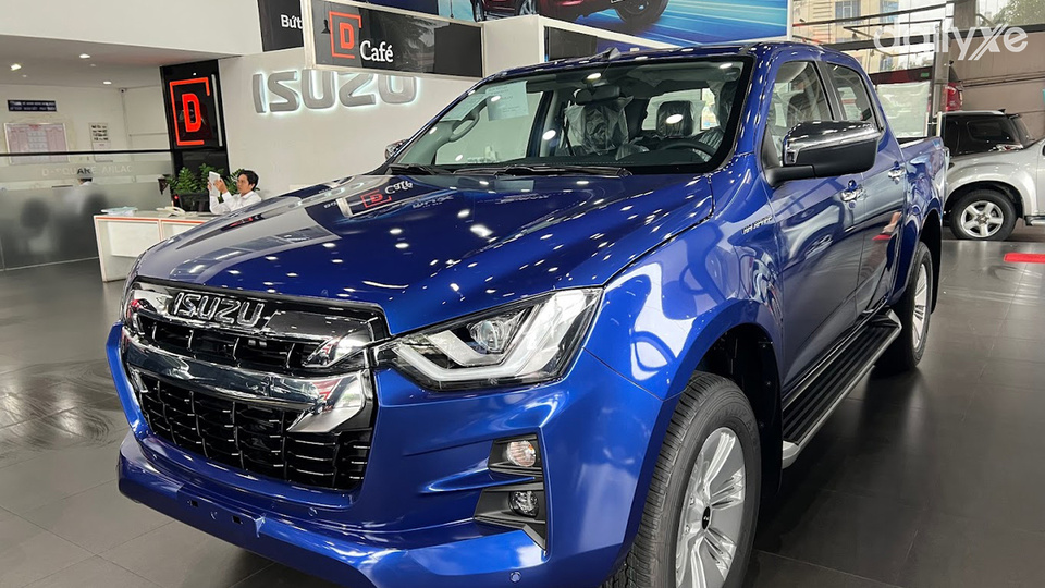 Phòng trưng bày tại showroom Isuzu An Lạc