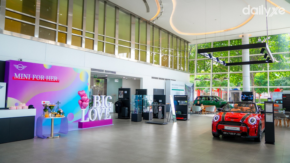 Phòng trưng bày xe của showroom Mini Cooper Quận 2