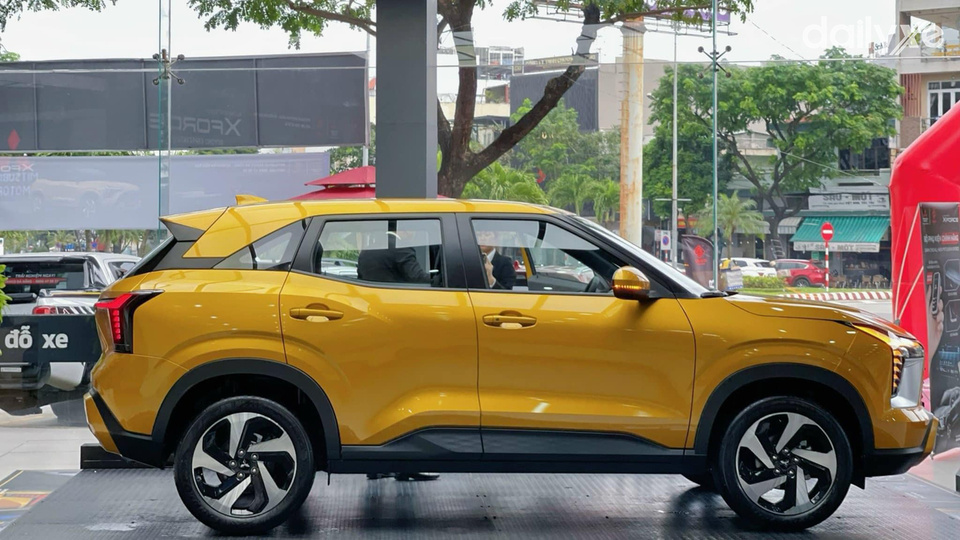 Phòng trưng bày xe của showroom Mitsubishi Gia Lai