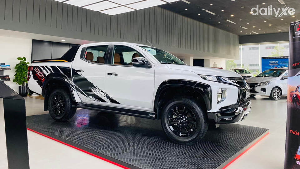 Phòng trưng bày xe của showroom Mitsubishi Kim Liên Hà Tĩnh