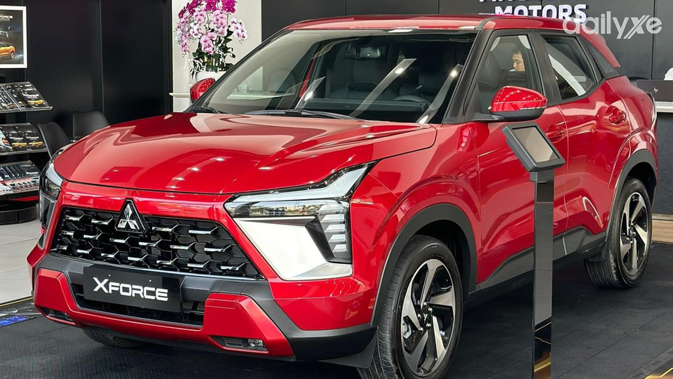 Phòng trưng bày xe của showroom Mitsubishi Huế
