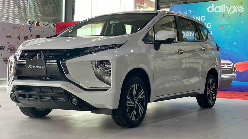 Phòng trưng bày xe của showroom Mitsubishi Kiên Giang